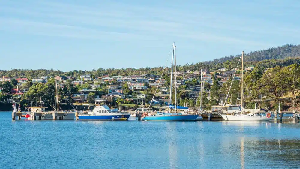 boats-at-st-helens-tasmania boats-at-st-helens-tasmania