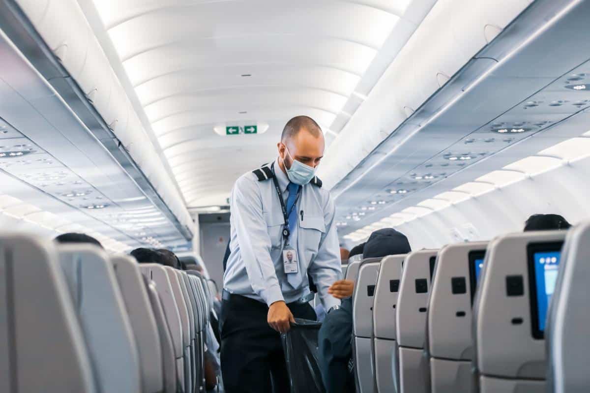 Devo viaggiare in aereo: quale mascherina metto? - mascherina per viaggiare in aereo - WoW Travel