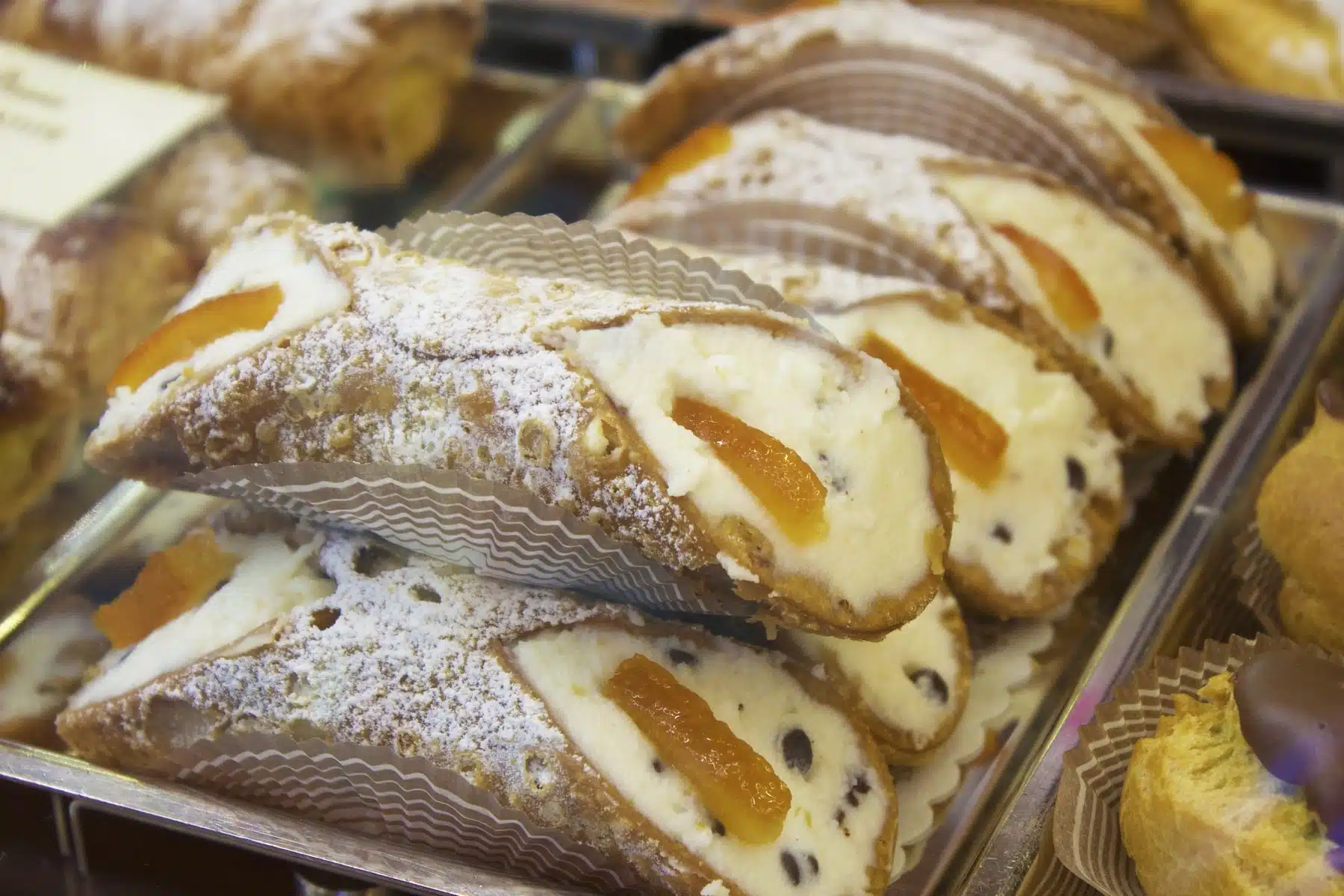 Palazzolo Acreide, la perla dei monti Iblei - Palazzolo Acreide - WoW Travel cannoli siciliani